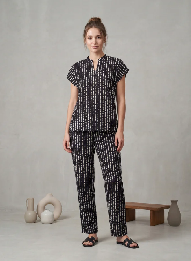 ميش طقم بيجاما من بنطال وبلوزة قطن بطبعة مخططة